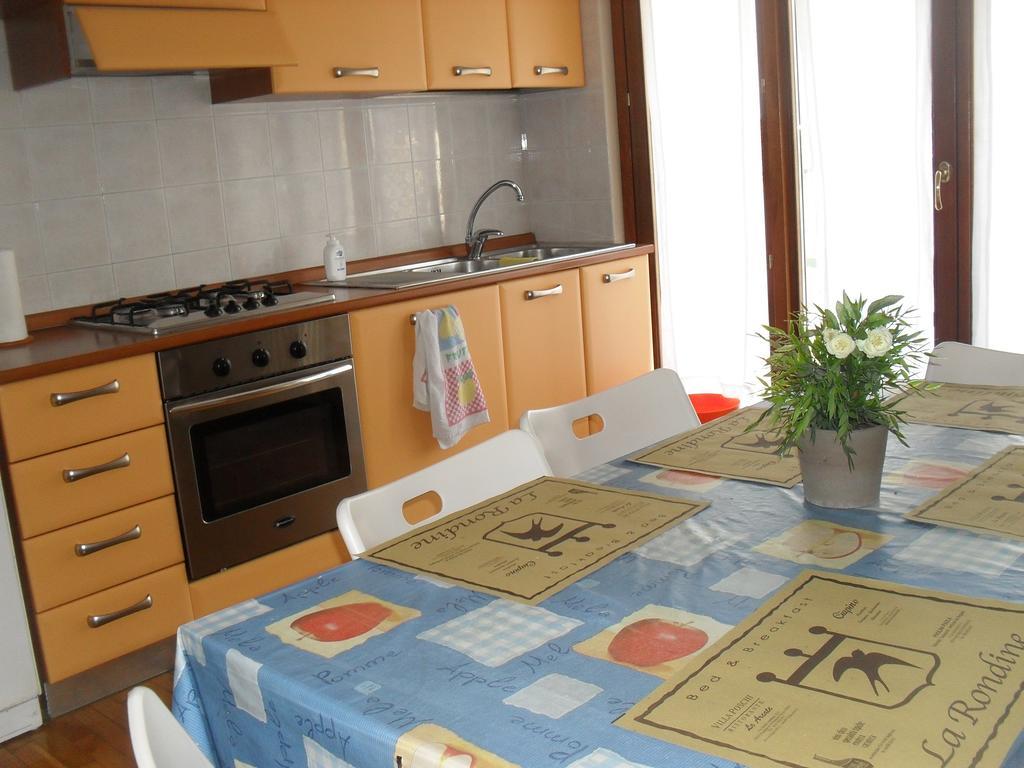 Apartamento La Rondine Lucca Habitación foto
