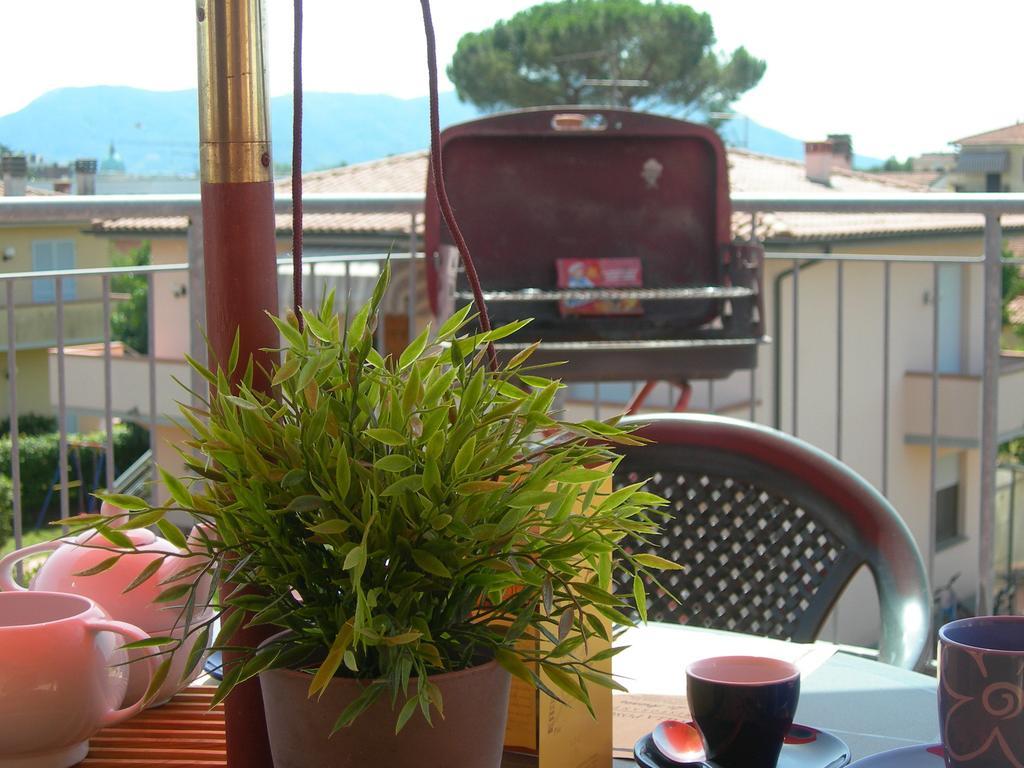Apartamento La Rondine Lucca Habitación foto